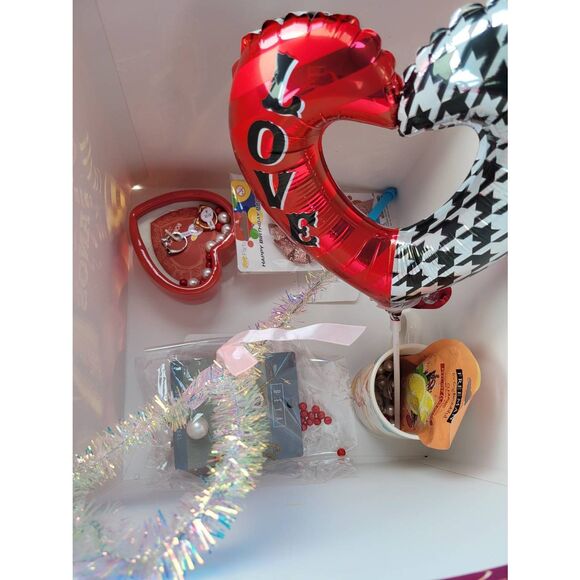 Heart shaped balloon or light up heart - Picture 4 of 7